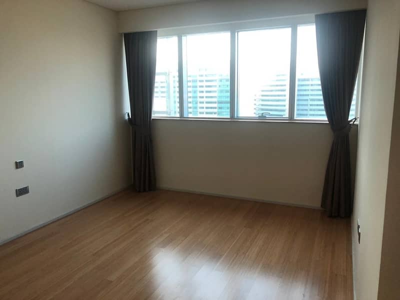 Stunning Unit W/ Affordable Price / Canal View ! Stunning Unit W/ Affordable Price / Canal View !