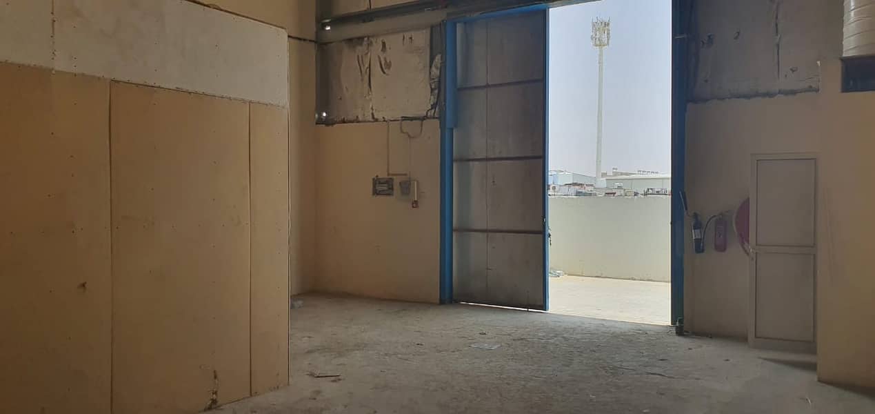 1000 Square feet Insulated Warehouse with built-in Offices in Industrial area no 18, Sharjah