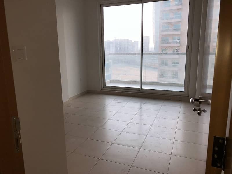 1BR MAYFAIR RESIDENCE BUSSINESS BAY RENT AED 39,999 , AREA 622 SQUARE FEET PERMIT 1030123961