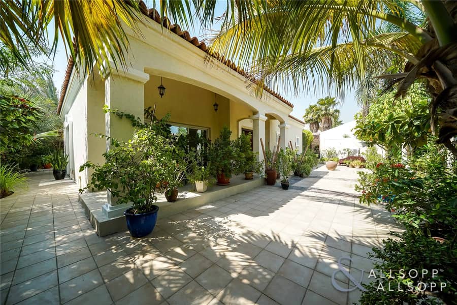 4 Bed | Fully Furnished | Great Location 4 Bed | Fully Furnished | Great Location