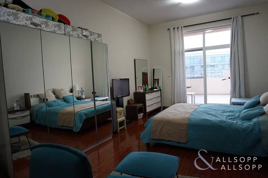 2 Bed | Vacant On Transfer | Large Balcony