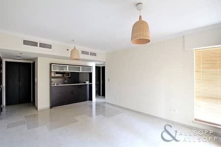One Bed Aparment | Balcony | 841 Sq. Ft. One Bed Aparment | Balcony | 841 Sq. Ft.