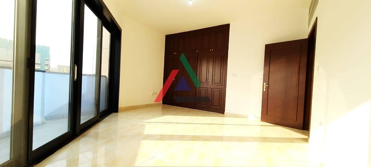 Great Offer! Spacious and Clean 4 Bedrooms apartment for Rent in Al Salam Street