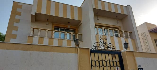 Double story 3 bedroom hall villa for rent in Al Mansoura