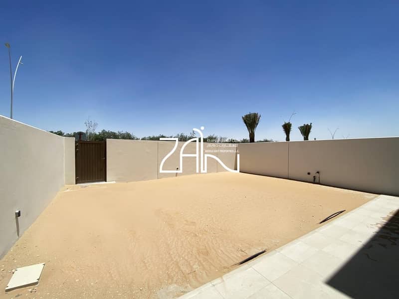 Beautiful 3+M+1 Townhouse in Amazing Location Beautiful 3+M+1 Townhouse in Amazing Location