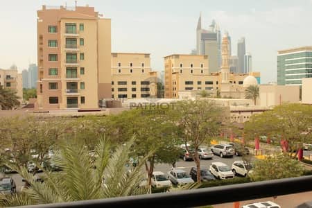 HOT OFFER 3 BHK WELL MAINTAINED GARDEN VIEW HOT OFFER 3 BHK WELL MAINTAINED GARDEN VIEW