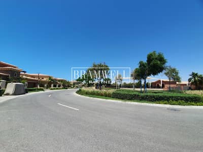 5 Bedroom With Huge Plot! 5 Bedroom With Huge Plot!