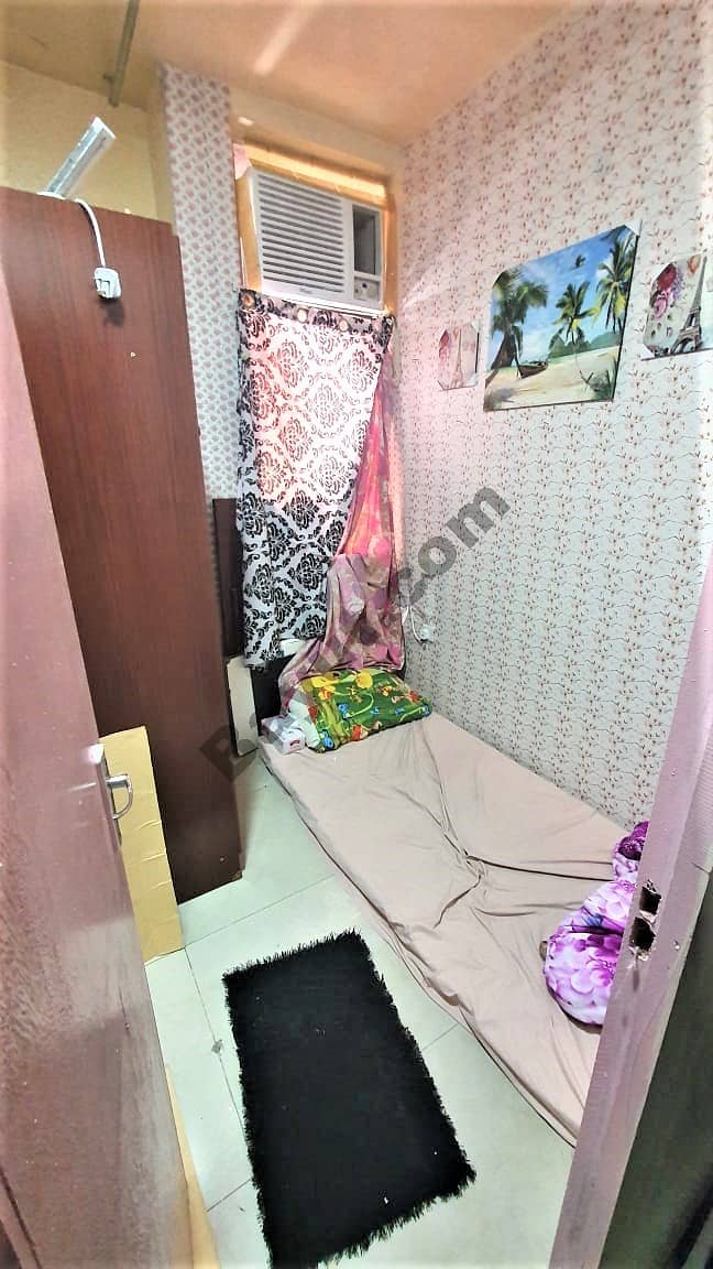 Partitions and Bed space for Bachelors - Females Only