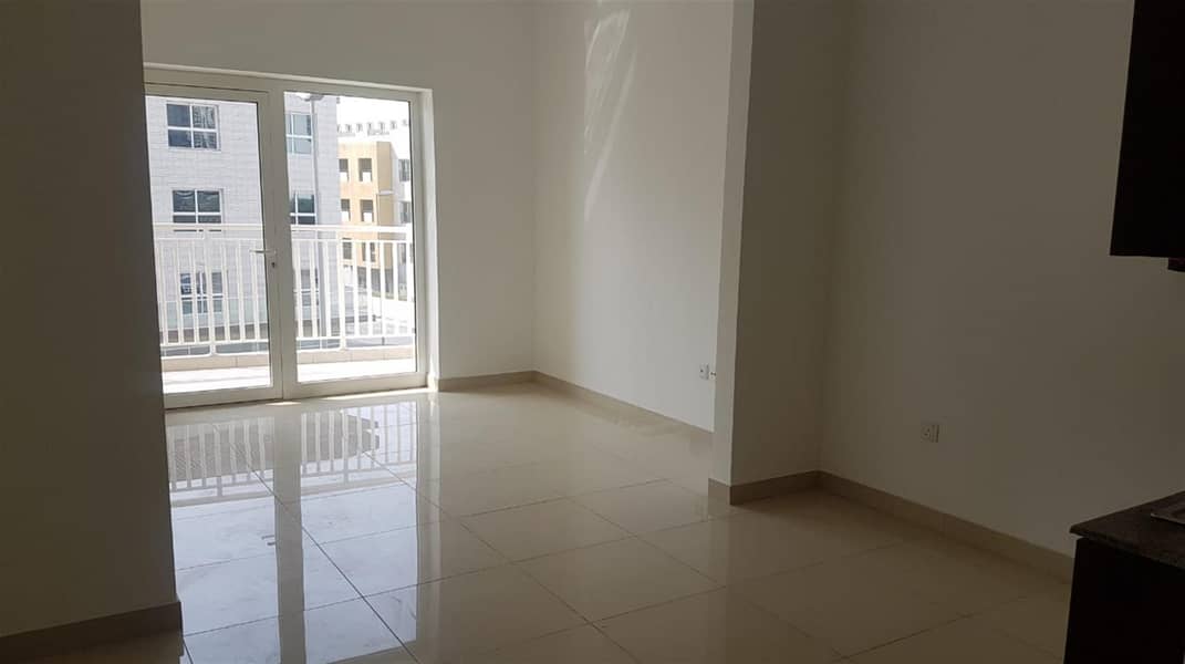 Unfurnished Studio in Noora Residence. Vacante