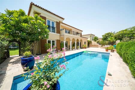 Corner Villa | Pool | Close to Main Park Corner Villa | Pool | Close to Main Park