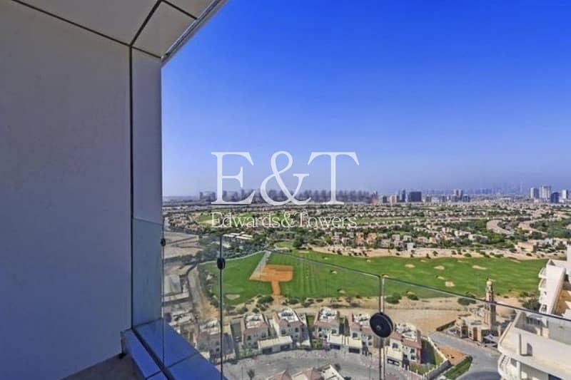 Golf course Views| Vacant| As new | Chic interiors