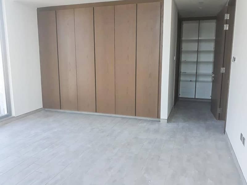 High Floor /3BRs+Maids /3 Parkings /New