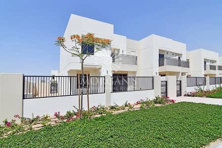 Spacious 4 BR / End Unit / Close to pool Spacious 4 BR / End Unit / Close to pool