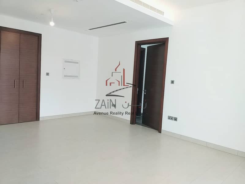 Brand new 3BR Apt | Chiller Free | Balcony |Ideal Location