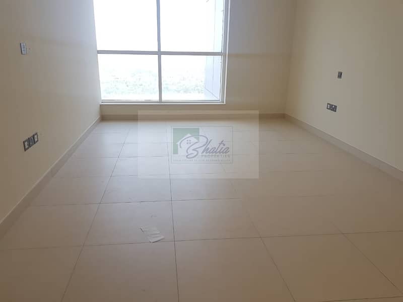Well Maintained: Spacious 1 BR with Gym And Parking Well Maintained: Spacious 1 BR with Gym And Parking