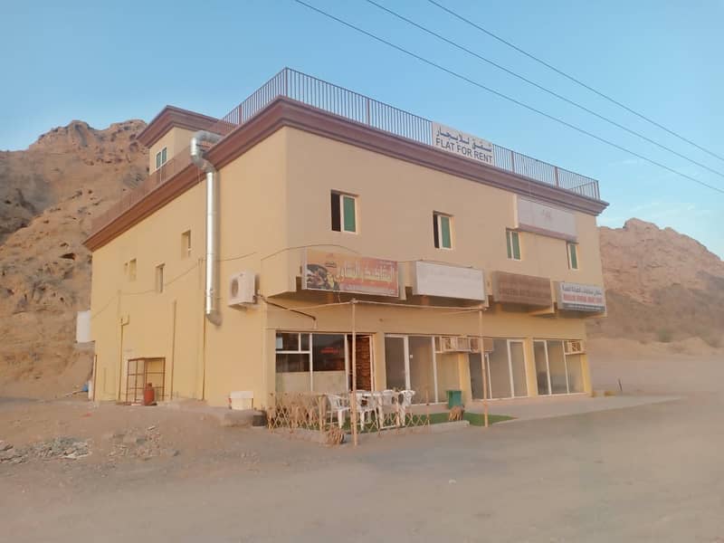 Building for sale on the main street-great location-all services-INCOME of 144,000 dirhams - opportunity for investment