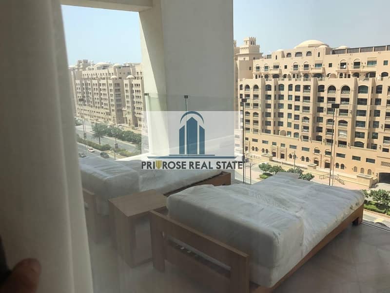 Opulent living | High Floor | Pvt Jacuzzi