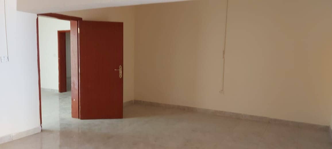 5 bedroom hall villa for rent n Al Sabkha
