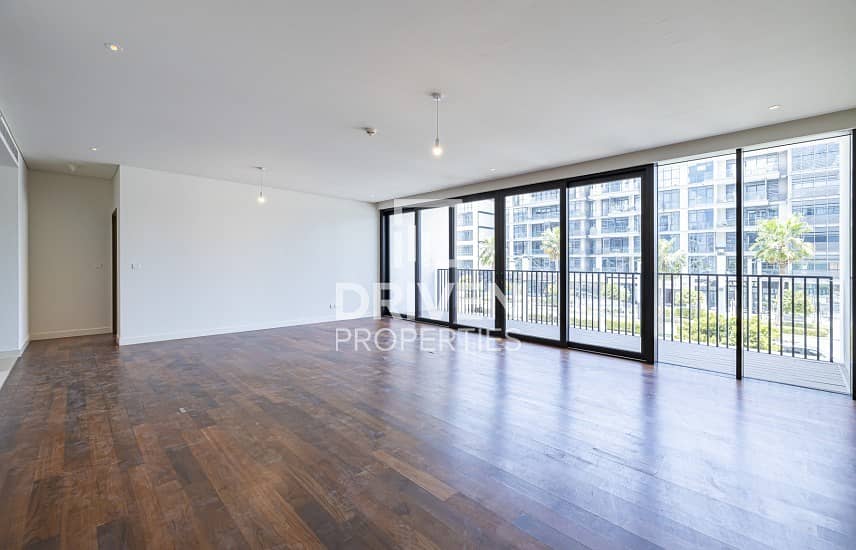 Largest 1 Bedroom Apt with Boulevard Views