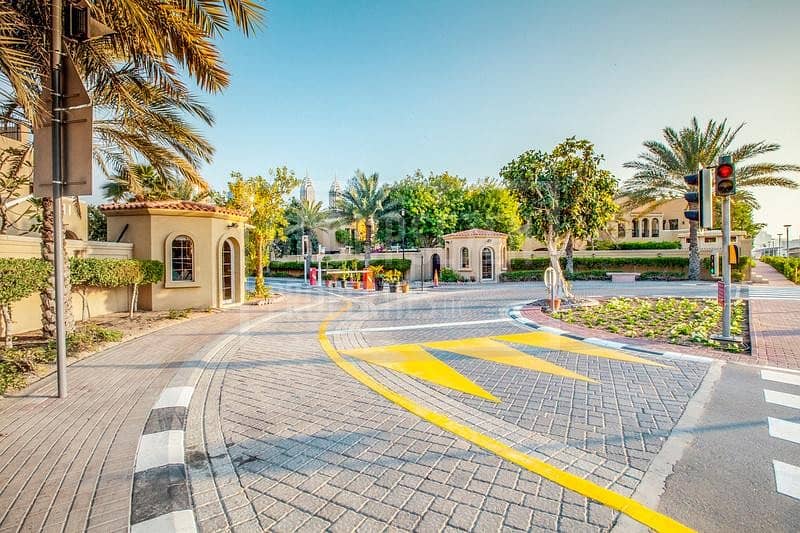 31 Stunning 3 Bedroom Villa for Rent in Al Sufouh