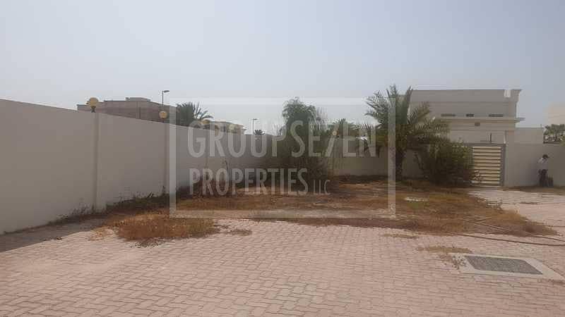 13 Fantastic 4 Bedroom Villa for Rent in Umm Al Sheif