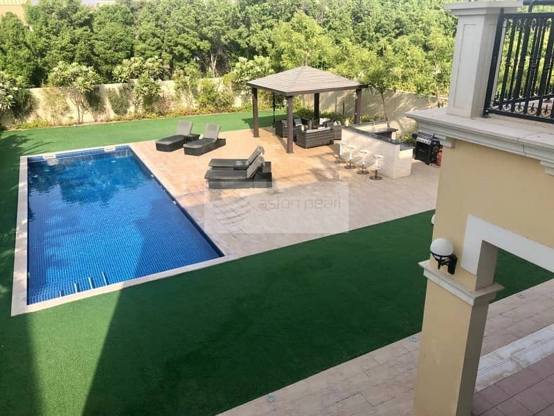 Large Legacy | 4BR | Private Swimming Pool /Garden