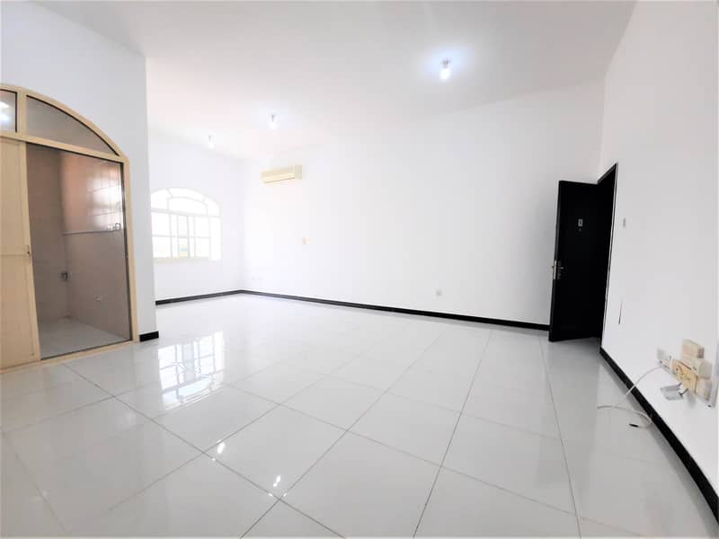 Квартира в Халифа Сити, 2 cпальни, 54000 AED - 4696548