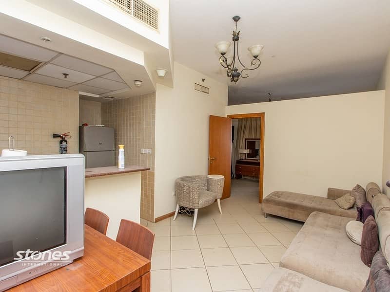 4 Cheques| Fully Furnished and Spacious Apartment
