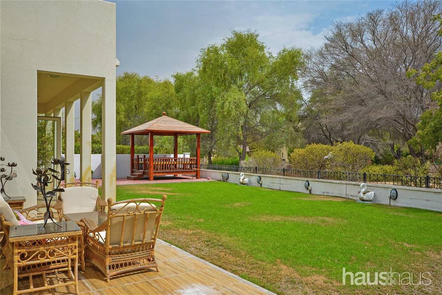 Private Pool | Backing Park | Extended Upgrades Private Pool | Backing Park | Extended Upgrades