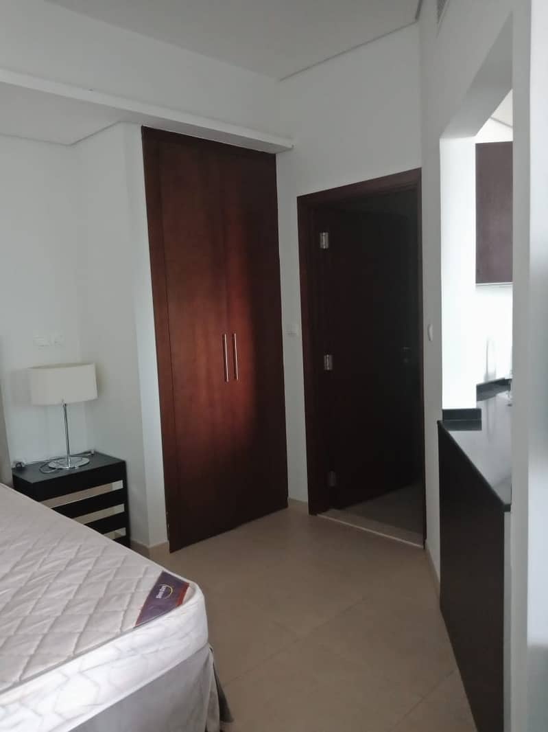 EXECUTIVE STUDIO FULLY FURNISHED FACING CANAL AND LAKE VIEW