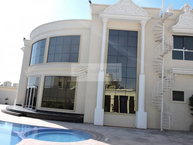 9 Luxury 7-Bedroom Villa| Private Pool| Close to SZR
