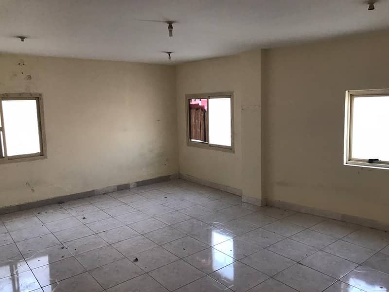 3 Bed Room Hall 35000 Aed For Rent in Rumaila Ajman