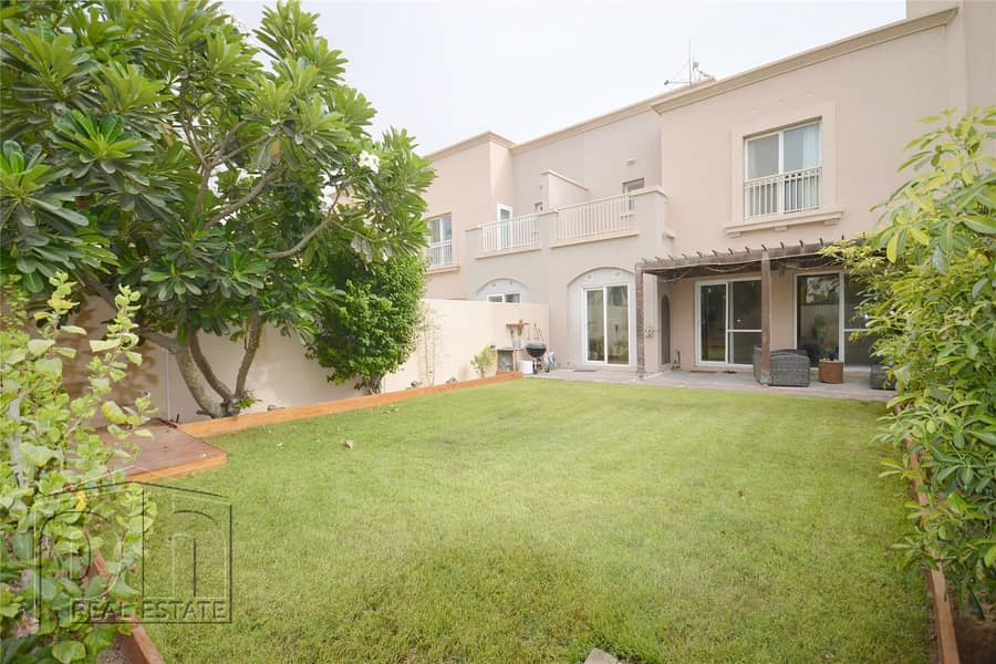 Upgraded | Opposite Pool & Park | Great Location