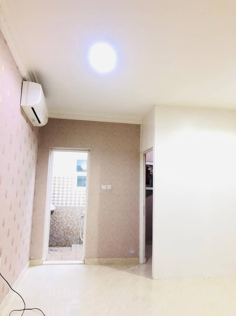 5 Private Entrance 1BHK by Walking to Reach British School at Baniyas East