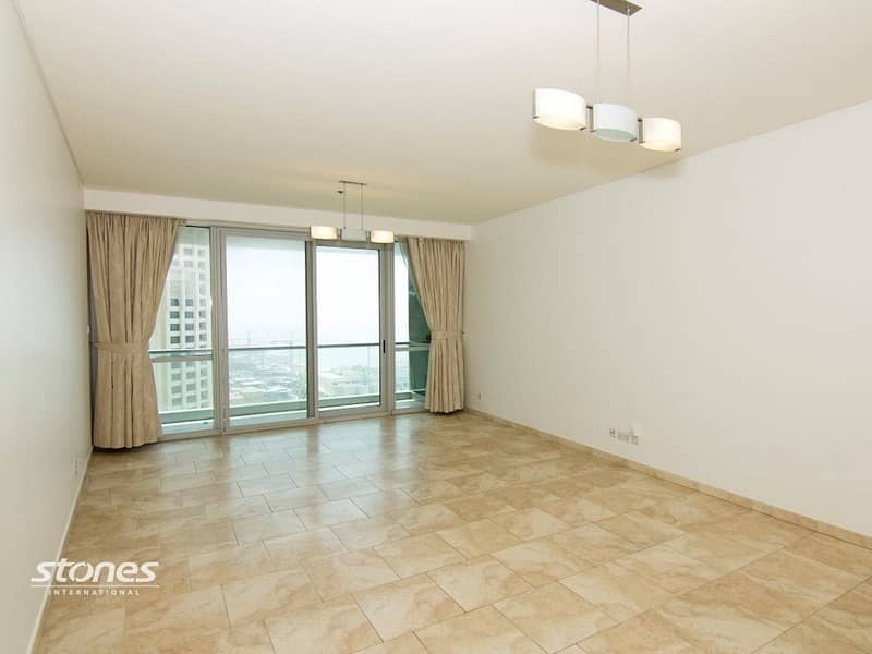 Spacious Apartment With Sea View | With Balcony