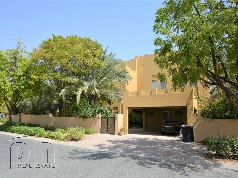 L2 | Large Plot | Private Pool | Immaculate