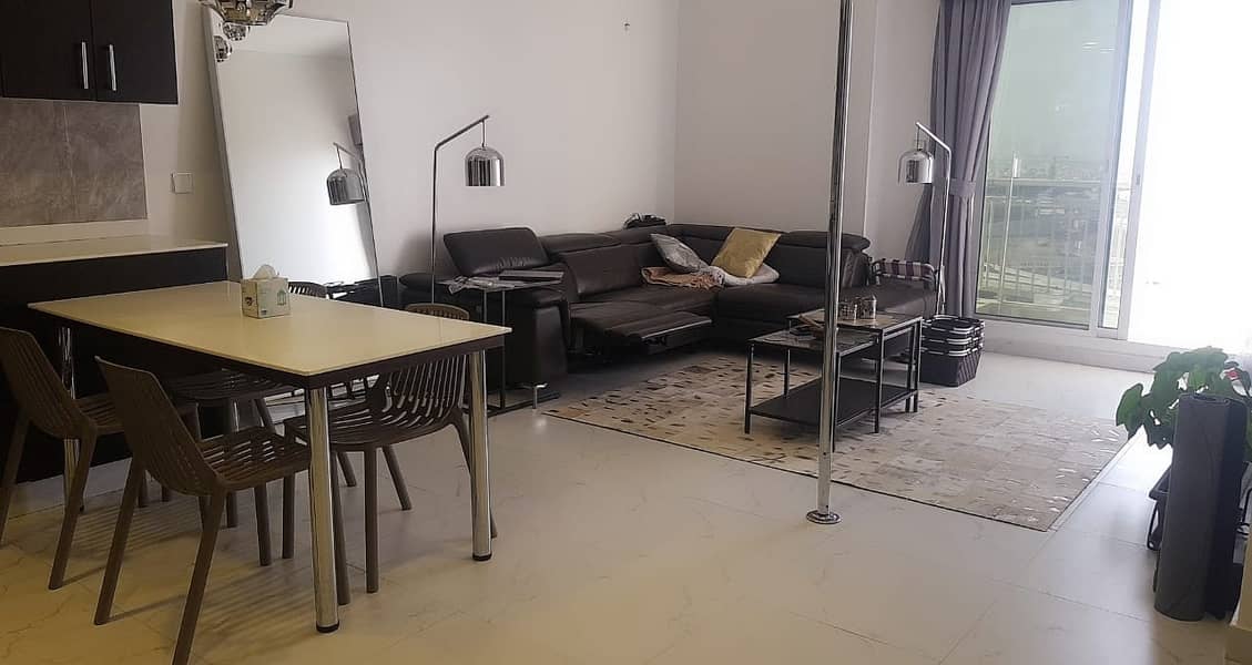 LAVISH 2 BEDROOM APARTMENT AVAILABLE FOR SALE @ 590,000