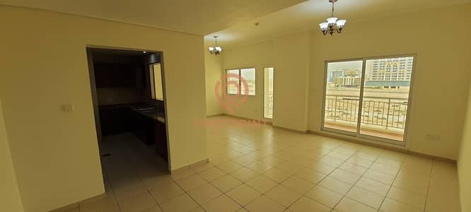 شقة 3 غرف نوم للايجار في ليوان، دبي - Large 3BHK for 60K Best Layout-READY TO MOVE IN شقة 3 غرف نوم للايجار في ليوان، دبي - Large 3BHK for 60K Best Layout-READY TO MOVE IN