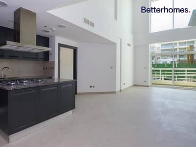 Duplex Loft | Unfurnished | With Parking & Balcony Duplex Loft | Unfurnished | With Parking & Balcony