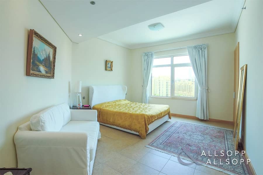 7 3 Bedroom | Great Condition | Direct Beach