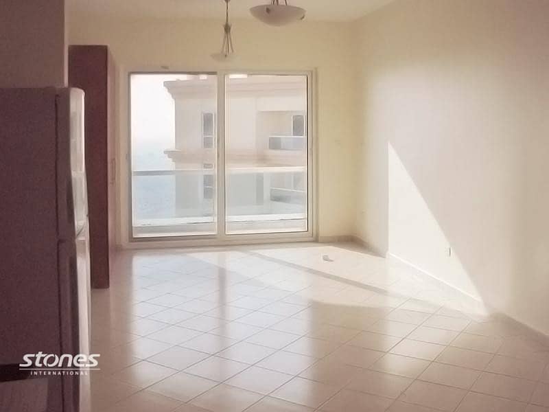 Well-maintained Apartment with Community View Well-maintained Apartment with Community View
