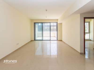 Spacious Home with Large Terrace & Boulevard Views Spacious Home with Large Terrace & Boulevard Views