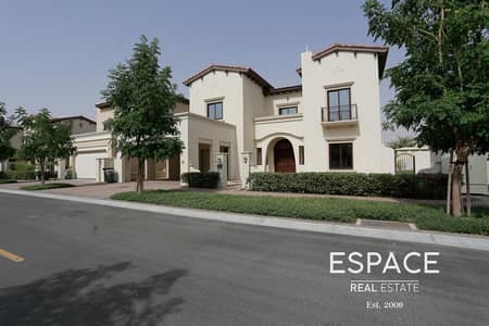 Immaculate | 4 BR + Study + Maid Immaculate | 4 BR + Study + Maid