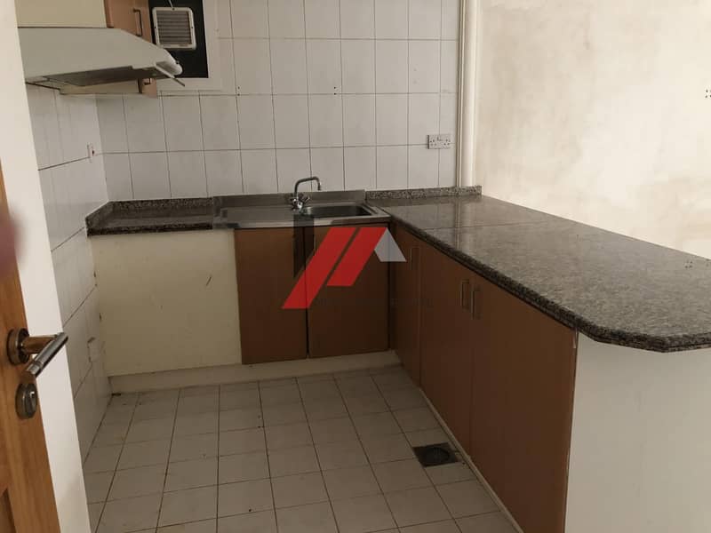 5 1 MIN WALKING DISTANCE FROM METRO STUDIO APARTMENT WITH PARKING IN 34K