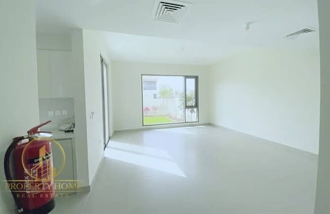RESALE BRIGHT 3 BHK | RENTED | 2 MIN TO POOL RESALE BRIGHT 3 BHK | RENTED | 2 MIN TO POOL