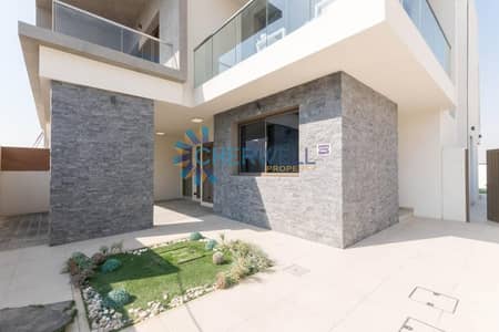 Luxutious Brand New TownHouse In Yas Acres Luxutious Brand New TownHouse In Yas Acres