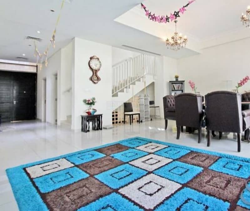 Luxurious 5 Bedroom Villa in Brookfield Luxurious 5 Bedroom Villa in Brookfield