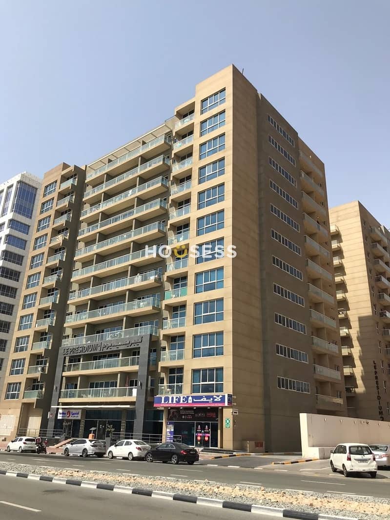 Chiller Free Spacious Apartment in front of LuLu Mall