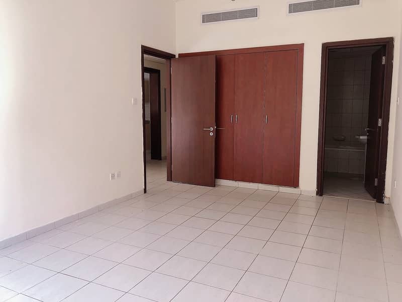 Bedroom in 1 , 4 , 6 or 12 Cheques With Balcony Near Dragon Mall and Bus stop Full Family Building