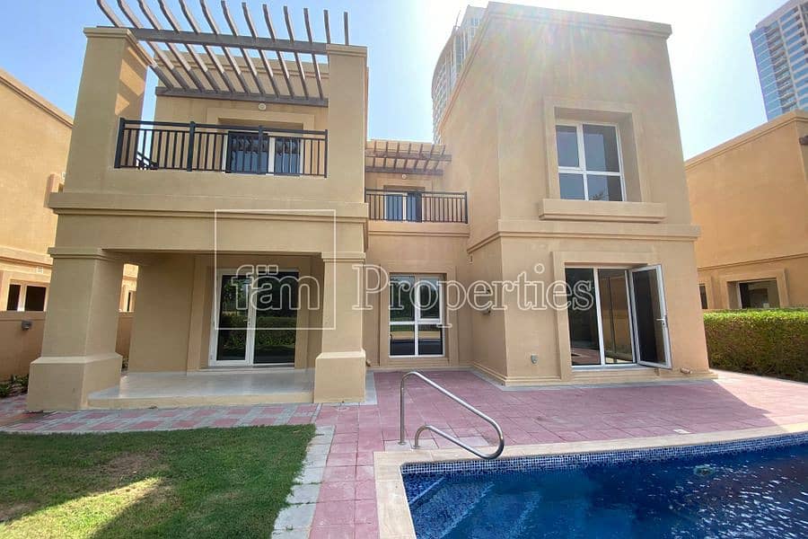 4 Bed Golf villa/ 14 months/Pool/Free Golf/Vacant